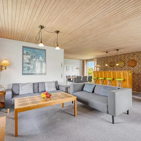 1052 Holiday home *
