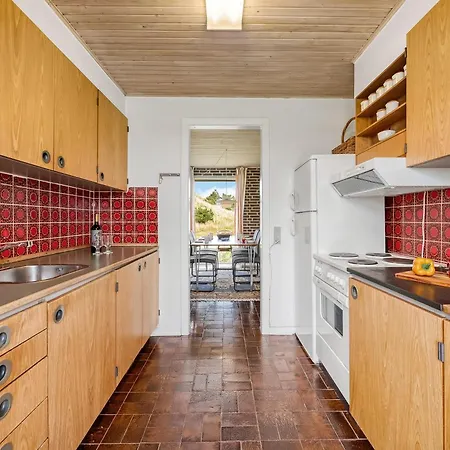 1052 Holiday home *